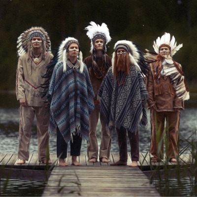 ZeBrene & Sudden Lights "Pasaule trīc"