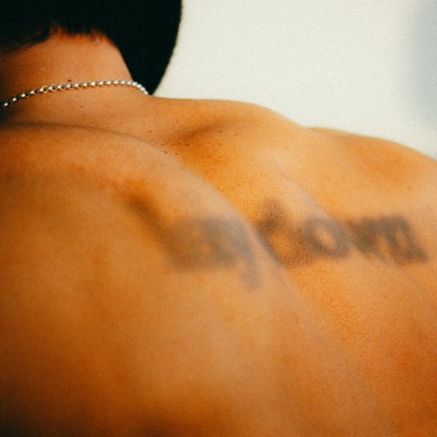 Lay Down (feat. Amaal Nuux)