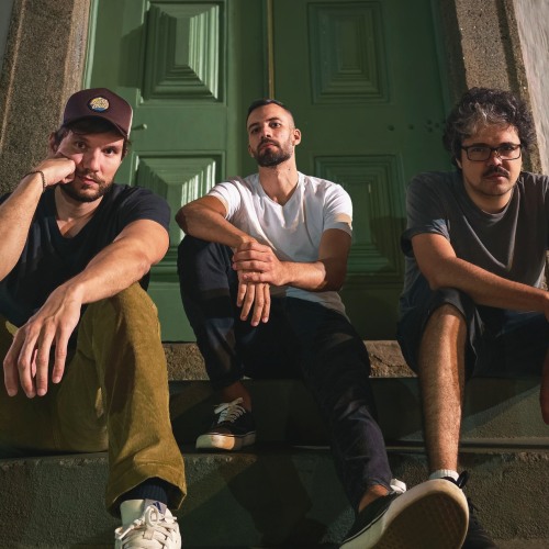 Tá no ar nossa nova música, "The Way I Do", escute agora: