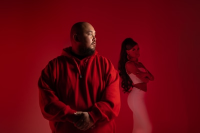 VENUS & MARS FT. VANESSA LIBREA 